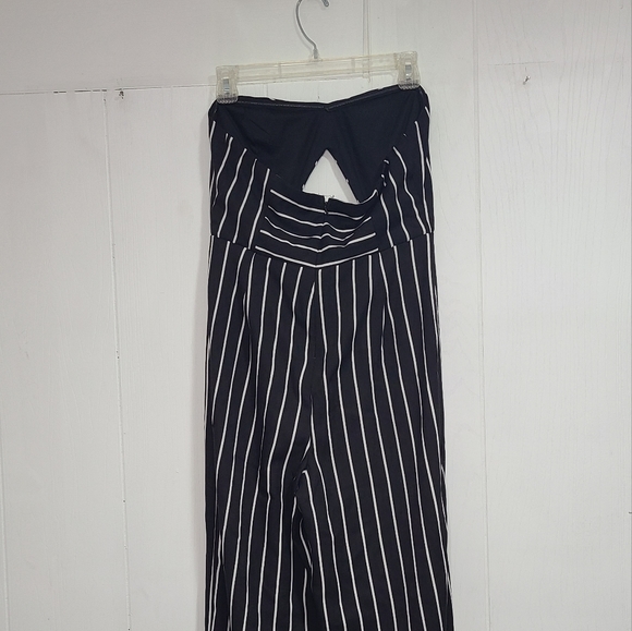 Sleeveless tube top cutout jumpsuit - Picture 3 of 3